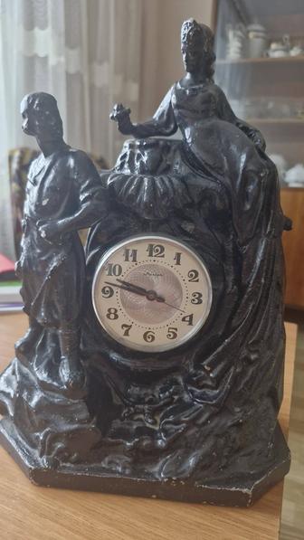 Антиквариат часы 1975г