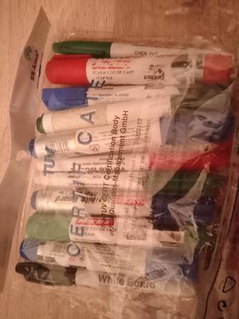 Черный маркер для письма на доске