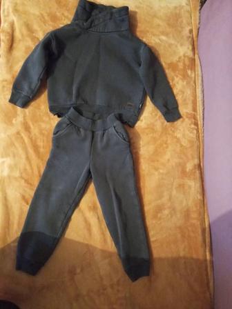 Теплый спортивный костюм на флисе для мальчика