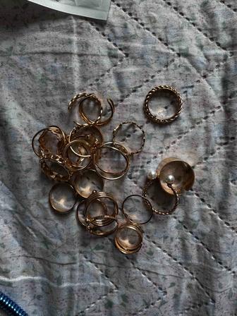 Бижутерные кольцы