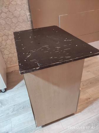 Отдам тумбочку