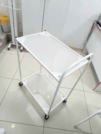 Продам медицинские процедурные столики