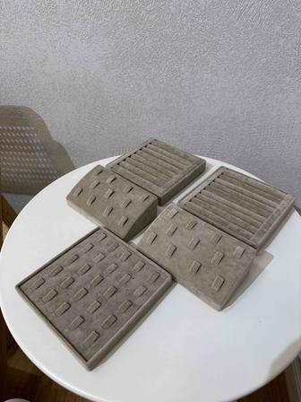 Продам подставки под украшения, выставочные подставки под ювелирные изделия