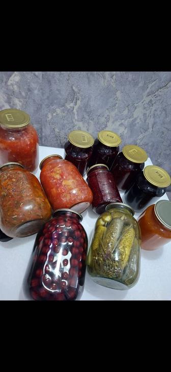 Варенье .огурцы.салаты.компот