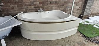 Продам ванну угловую