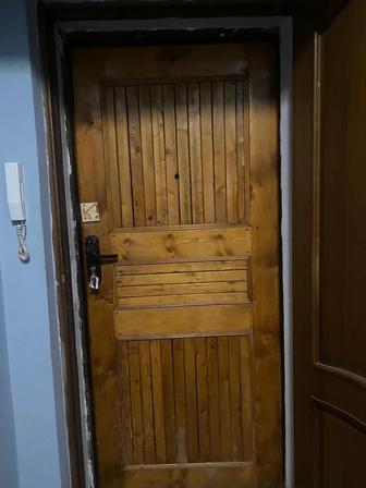 Продам входную дверь