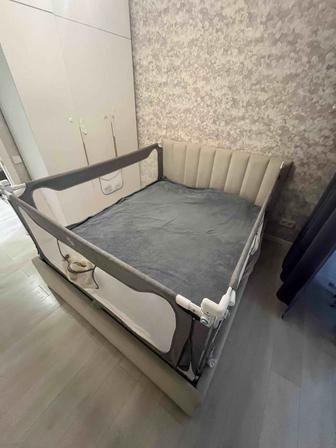 Продам защитные бортики для кровати