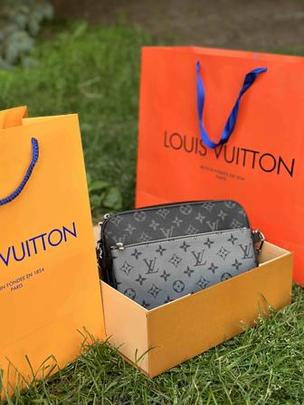Барсетки Louis Vuitton