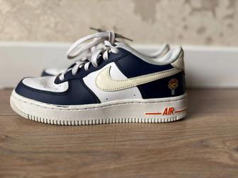 Кроссовки фирмы Найк, оригинал