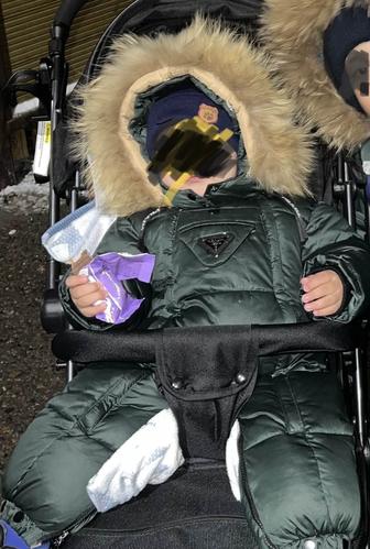 Продам детский комбинезон зимний