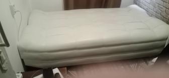 Продам диван экокожа (искусственная) размер (190 /75)