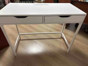 Продам стoл письменный Ikea