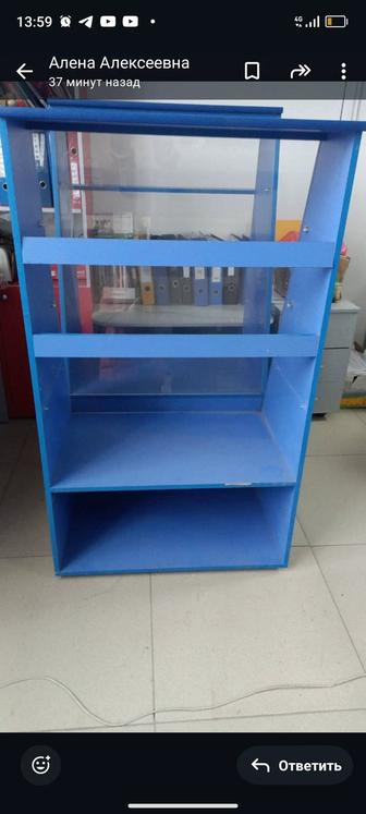 Продам витрины и стол