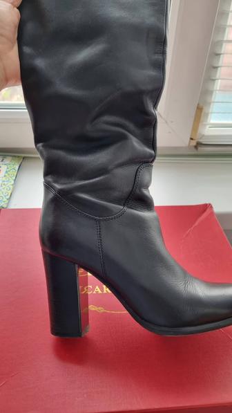 Продам сапоги,осенние, 36 размер, в отличном состоянии. Кожа. Цена 7000 тен