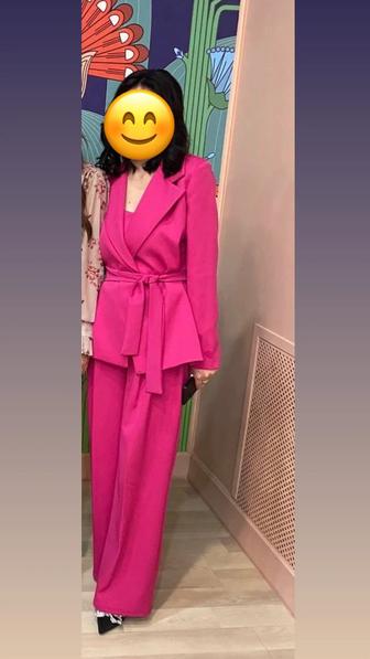 Продам костюм тройку