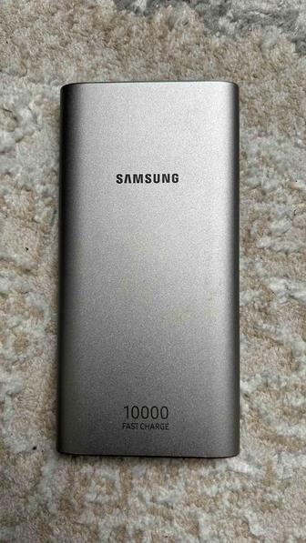 Пауэрбанк самсунг 10000 mah. Почти новый. Пользовался редко