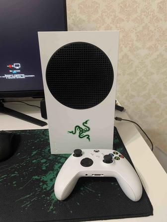 Продам Xbox Series S