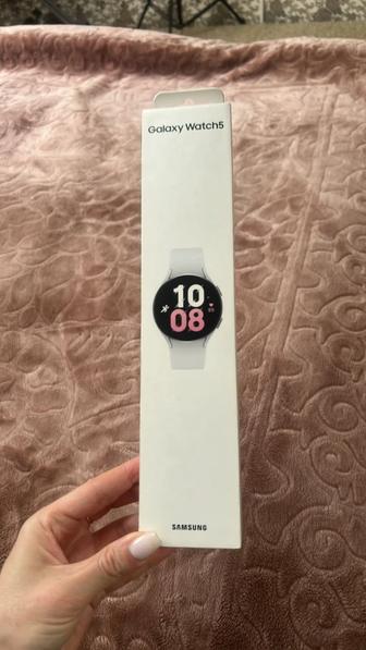 Продам смарт-часы galaxy watch 5