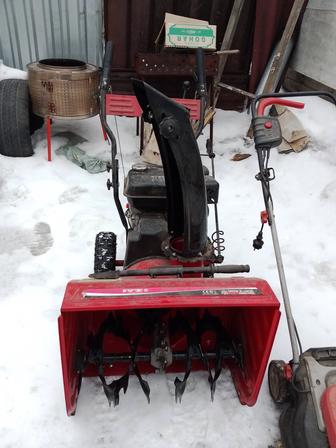 Продам снегоуборочная машина