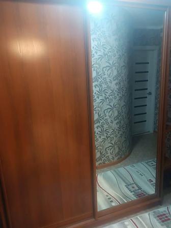 Продам шкаф с зеркалом