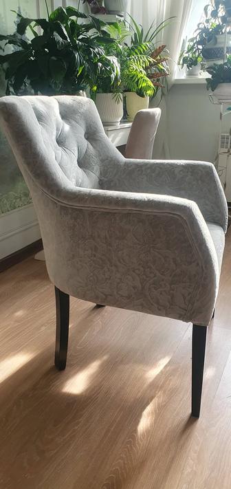 Продам стильное кресло