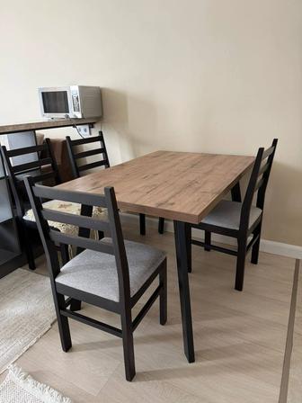 Раскладной обеденный стол и 4 стула