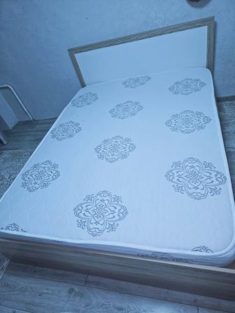 Продам двух спальни кровать с матрасом состоянии хорошо