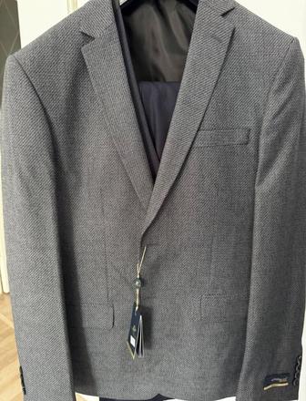 Мужской костюм.