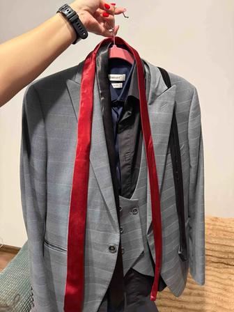 Отдам костюм