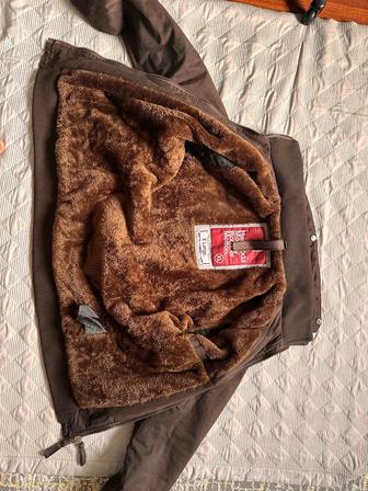 Куртка демисезонная .