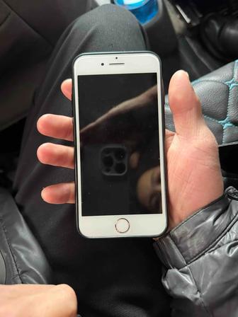 iPhone 7 128 розовый