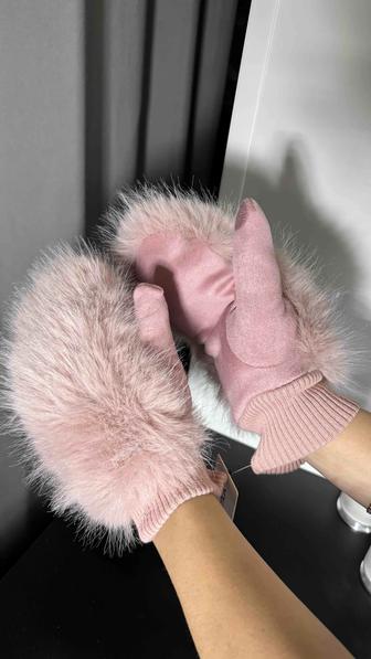 Женские варежки