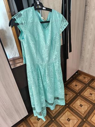 Продам платье в хорошем состоянии. Размер 44.