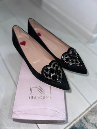 Продам новые туфли от Nursace