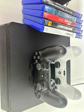 PlayStation 4 Slim