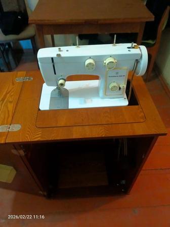 Швейная машина