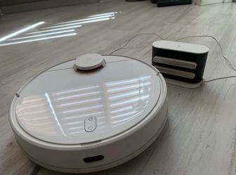 Робот-пылесос Xiaomi Mi Robot Vacuum с базой отличное состояние