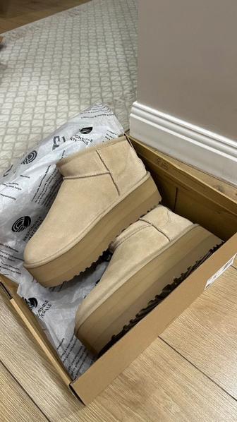 Продаю угги Ugg platform mini