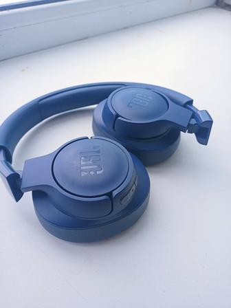 Bluetooth-наушник JBL Tune 720BT