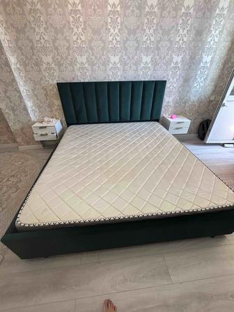 Продаю двуспальную кровать 180-200см