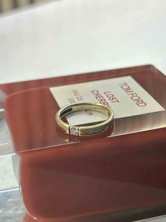 Продаю элегантное кольцо из белого золота с бриллиантом