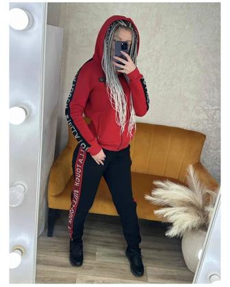 Спортивный костюм