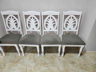 Стулья 4 штуки, б/у. Материал сидений велюр