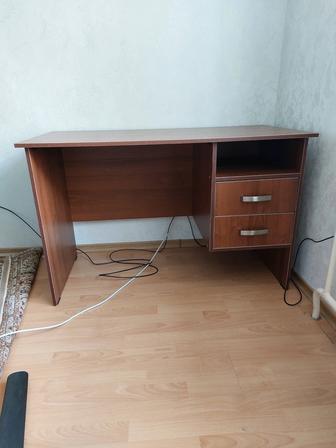 Продам стол в отличном состоянии