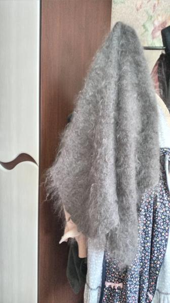 Теплый платок из козьего пуха