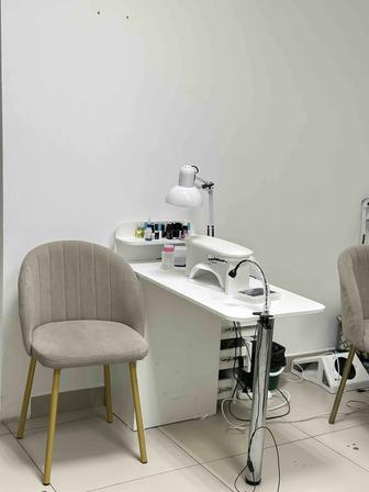 Сдается стол для мастера маникюра