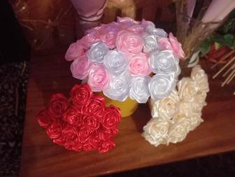 Атласные розы