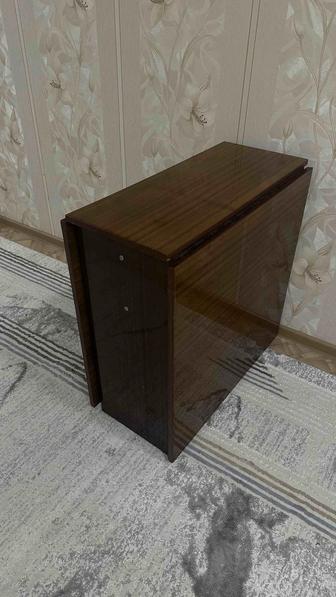 Стол книжка