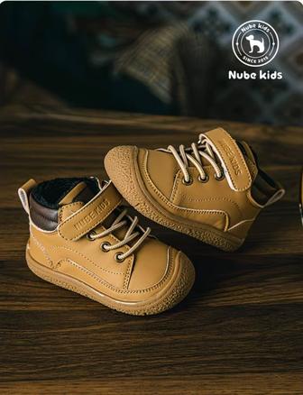 Босоногая обувь на весну ботинки /кроссовки