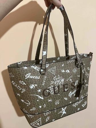 Продам новую оригинальную сумку Guess